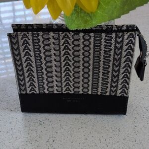MARC JACOBS Monogram Canvas Zip Pouch in Black and Cream Beautiful ❤️